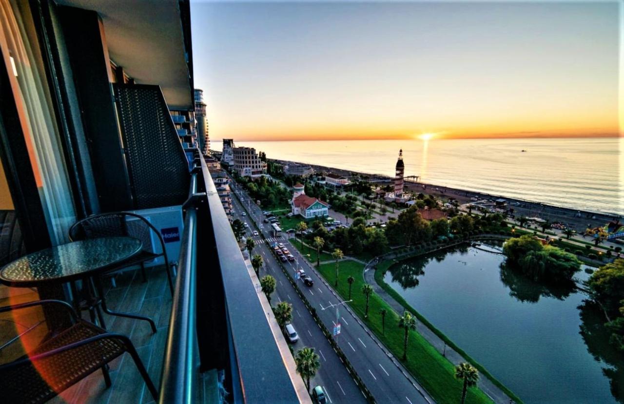 Downtown Centre In Batumi Aparthotel Orbi City In 巴统 外观 照片